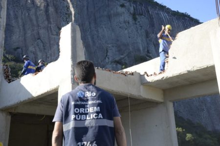 Mansão do tráfico na Rocinha é demolida - Metrópoles