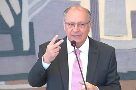 Imagem colorida discurso alckmin - metrópoles