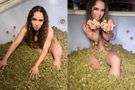 Foto colorida de Mulher Melão em banheira com maconha - metrópoles