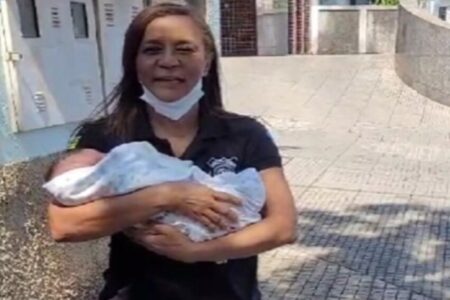 imagem colorida bebe abandonado uti neonatal goiania