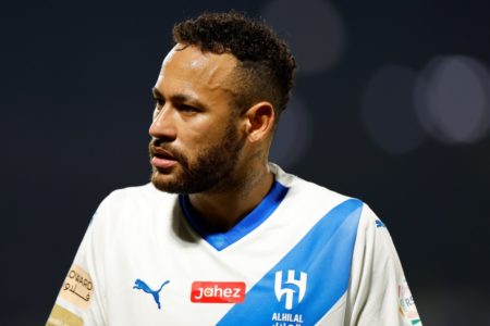 Neymar com a camisa do Al-Hilal - Metrópoles