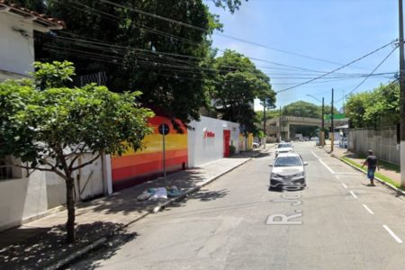 Imagem colorida da rua Jorge Velho, no Bom Retiro, que pode ser rebatizada para Zumbi dos Palmares - Metrópoles