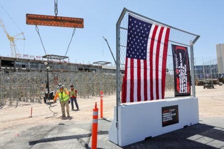 Foto colorida da construção do GP de Las Vegas