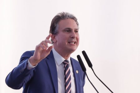Ministro da Educação, Camilo Santana durante discurso pisa