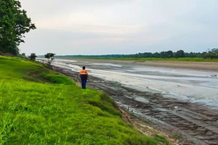 Foto colorida de estiagem no Amazonas - Metrópoles