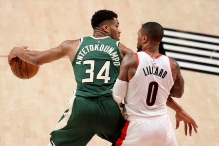 Giannis Antetokounmpo e Damian Lillard - Metrópoles