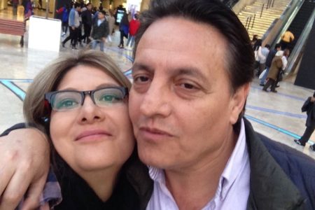 Verónica Sarauz é viúva de Fernando Villavicencio, assassinado no Equador - Metrópoles