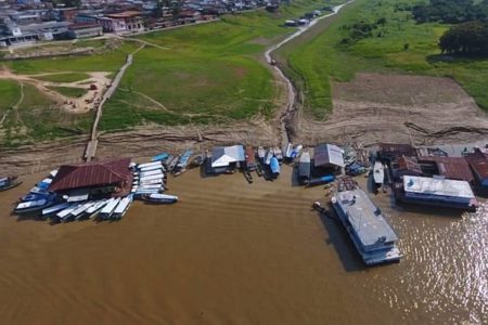 Foto colorida de seca em Benjamin Constant, município do Amazonas - Metrópoles