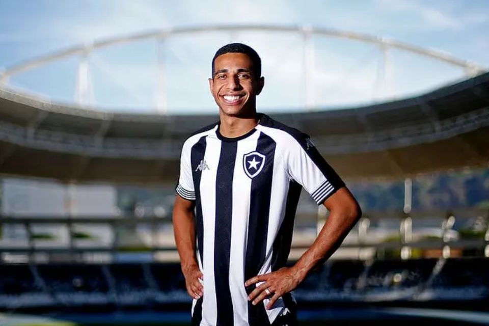 Foto colorida Victor Sá, jogador do Botafogo - Metrópoles