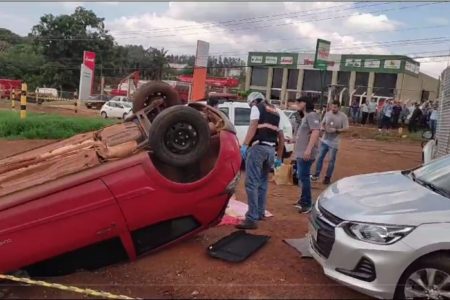 imagem colorida corpo arremessado apos capotamento goias