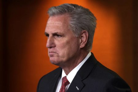 Foto colorida do deputado republicano Kevin McCarthy - Metrópoles