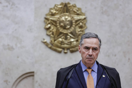 luis Roberto Barroso no Supremo Tribunal Federal durante sessão especial em homenagem aos 35 anos da Constituição Federal de 1988 juiz - Metrópoles