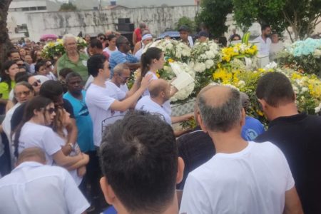 Foto colorida do seputamento do médico Perseu Ribeiro Almeida - Metrópoles