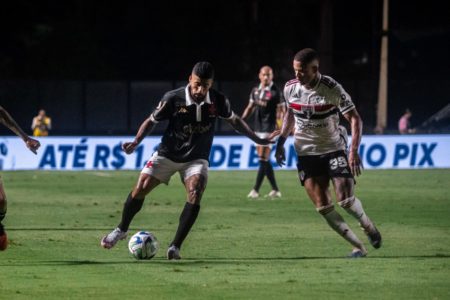 Foto colorida de Vasco x São Paulo - Metrópoles