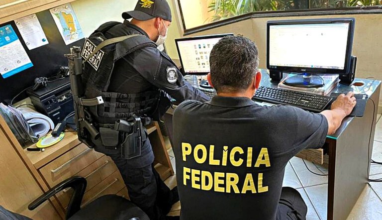 PF Polícia Federal reprime crimes de discriminação e de apologia ao nazismo