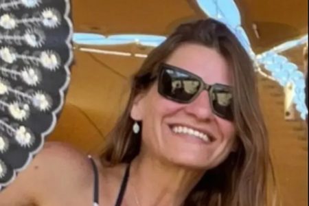 Confirmação da morte do namorado de Karla Stelzer Mendes tinha vindo há alguns dias - Metrópoles