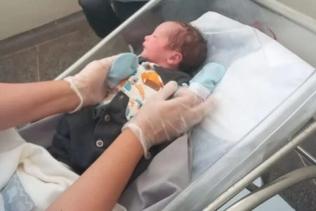 imagem colorida bebe morre apos lavagem nasal bahia