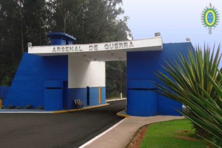 foto colorida da achada do Arsenal de Guerra de São Paulo (AGSP), unidade do Exército em Barueri - Metrópoles