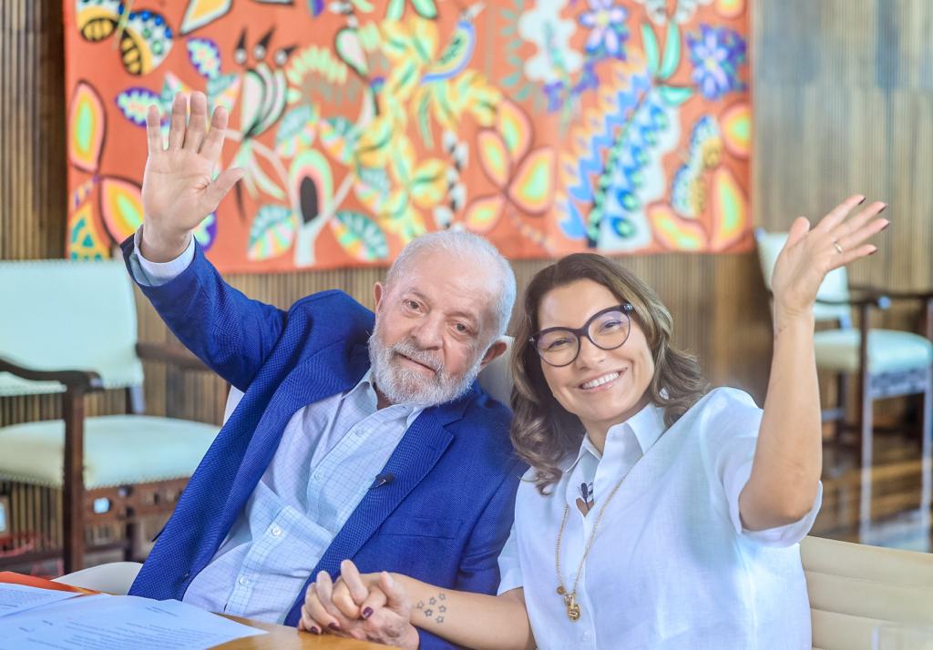 imagem colorida lula e janja no alvorada - metrópoles