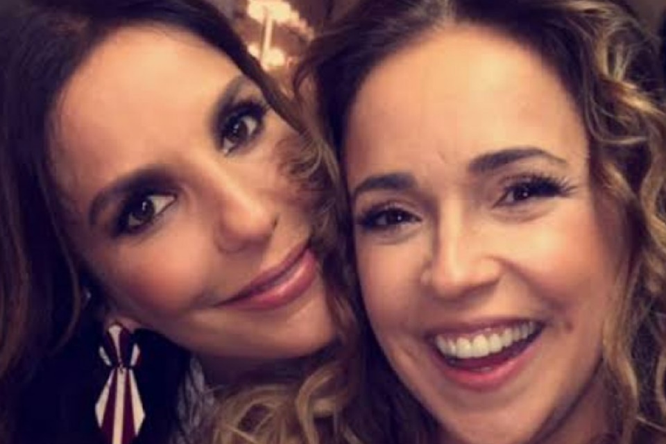 Ivete e Daniela Mercury posam juntas - Metrópoles