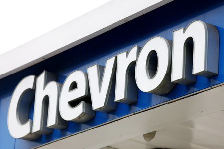 Imagem de logotipo da Chevron, gigante da indústria petrolífera