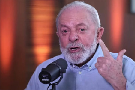 Ao comentar ataques de milicianos no Rio em sua live, o presidente Lula defendeu o uso das Forças Armadas como apoio, mas não com intervenção militar