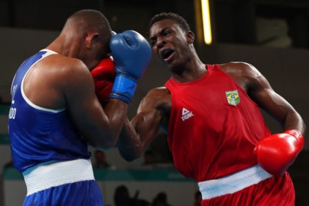 Imagem colorida de Keno Marley lutando boxe - Metrópoles