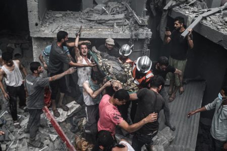 Foto colorida de ataque de Israel a Faixa de Gaza - Metrópoles