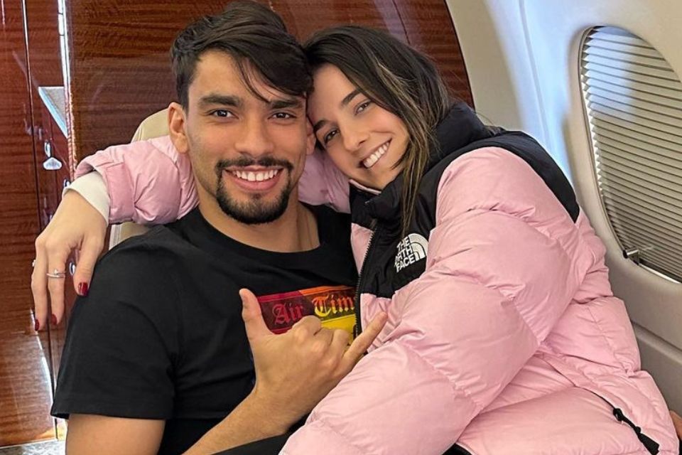 Foto colorida de Lucas Paquetá e Duda Fournier - Metrópoles