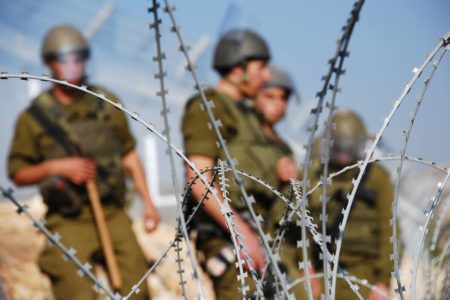 Foto colorida de soldados de Israel - Metrópoles