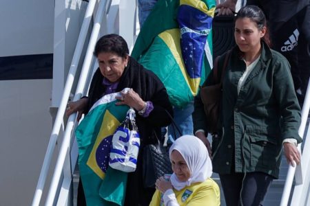 Repatriados - Metrópoles