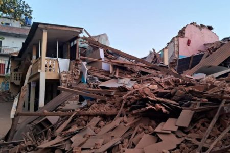 Foto colorida de terremoto no Nepal - Metrópoles