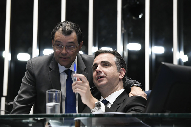 Imagem de Rodrigo Pacheco, presidente do Senado, e Eduardo Braga, senador