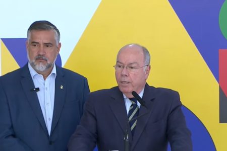 Mauro Vieira, ao lado de Paulo Pimeira, fala sobre brasileiros na Faixa de Gaza