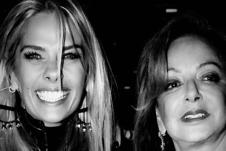 Foto em preto e branco de Adriane Galisteu e Suely Iódice - Metrópoles