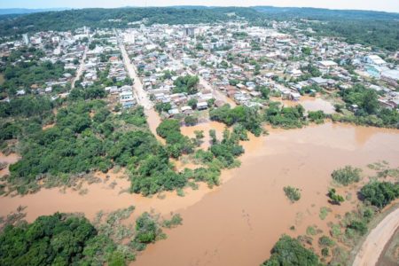 Imagem colorida se Enchentes no Rio Grande do Sul