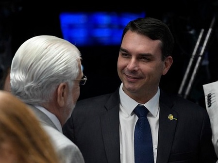 Flávio Bolsonaro Jaques Wagner