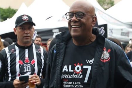 Foto colorida de André Luiz de Oliveira, o André Negão, candidato a presidente do Corinthians - Metrópoles