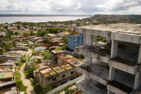 Predios vazios no bairro do Pinheiro após tragédia causada pela Mineradora Braskem em Maceió - Metrópoles