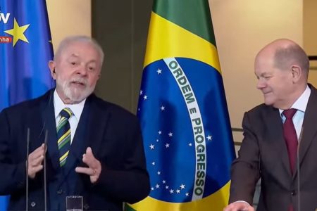 Imagem colorida de Lula e chancler alemão Olaf Scholz