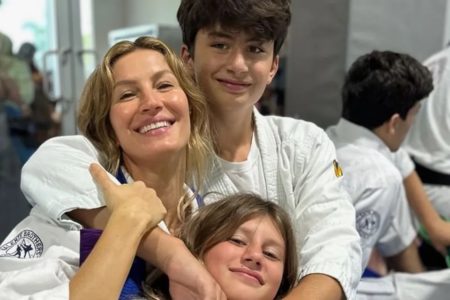 Gisele Bündchen com os filhos - Metrópoles