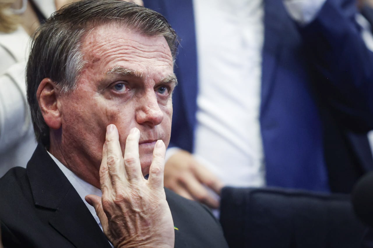 CGU Ex-presidente Jair Bolsonaro durante cerimônia de lançamento da Frente Parlamentar das Escolas Cívico Abin paralela -Militares - Metrópoles