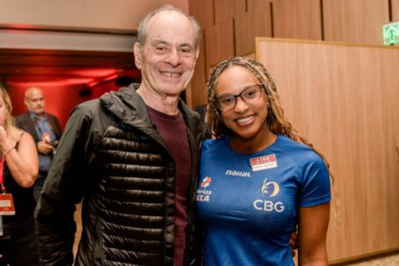 Foto colorida de Ney Matogrosso e Rebeca Andrade - Metrópoles