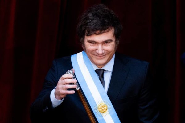 Foto colorida do presidente da Argentina, Javier Milei - Metrópoles