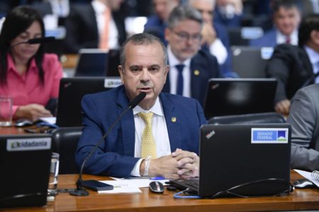 imagem colorida mostra senador rogério marinho ccj senado - Metrópoles