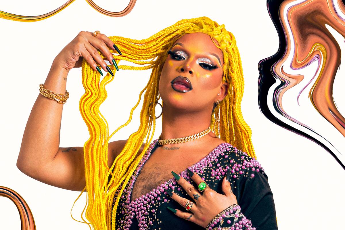 Na imagem com cor, a drag queen Naomi Leakes - Metrópoles