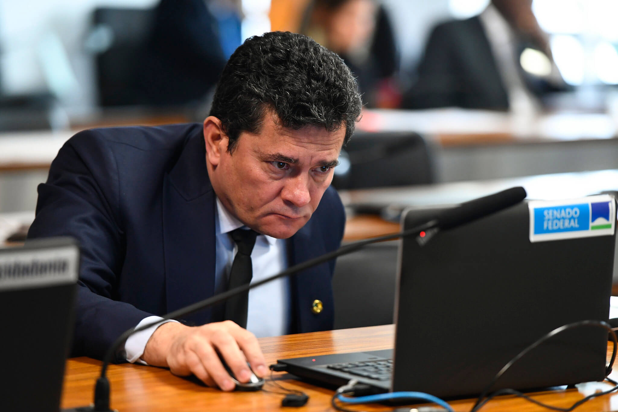 Sergio Moro usa o computador durante participação em comissão do Senado -- Metrópoles