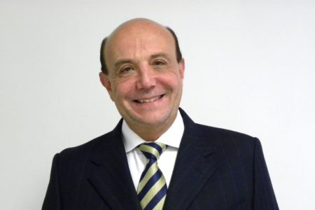 imagem colorida do economista Claudio Felisoni, do Ibevar, Fia e USP