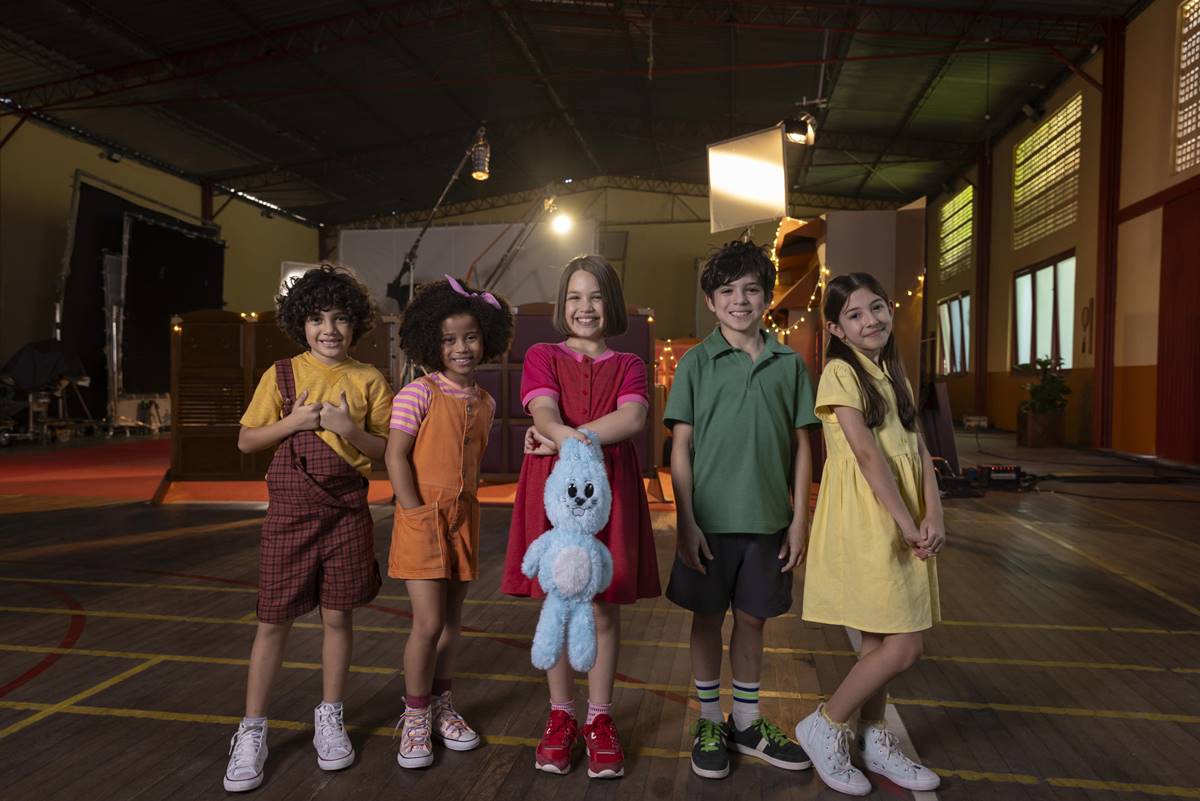Crianças vestidas como Cascão, Milena, Mônica, Cebolinha, Magali - Metróples