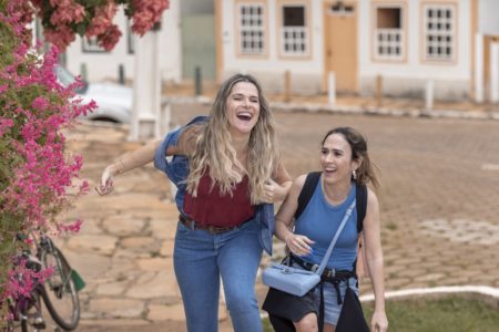 Cena do filme Minha Irmã e Eu, protagonizado por Ingrid Guimarães e Tatá Werneck - Metrópoles